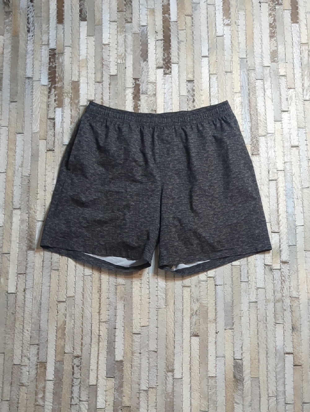 Chubbies Men's L The Stonehenges 5.5" Lined Gray Shorts